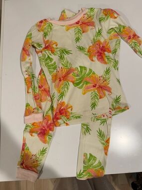 Hawaiian Print Burt's Bees Pajamas Sz 7